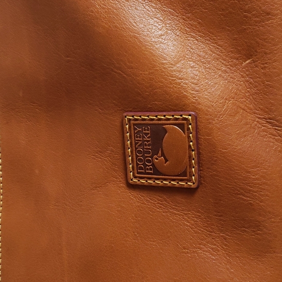 NEW Dooney and Bourke Camden Florentine Large Leather Hobo - Picture 3 of 12